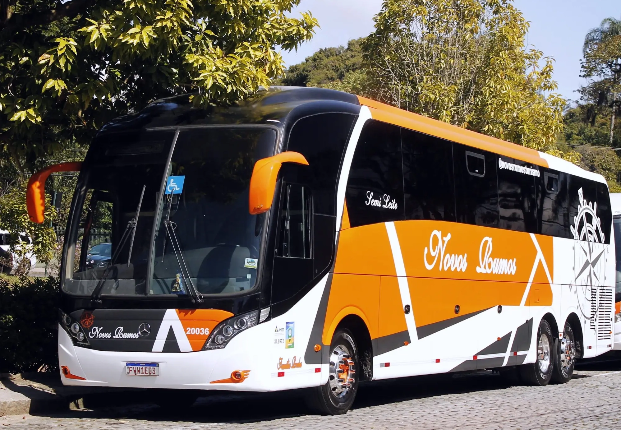 Ônibus da frota Novos Rumos Turismo